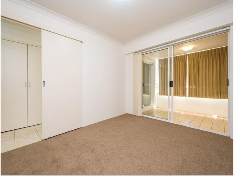 3/194 Marine Parade, Labrador QLD 4215