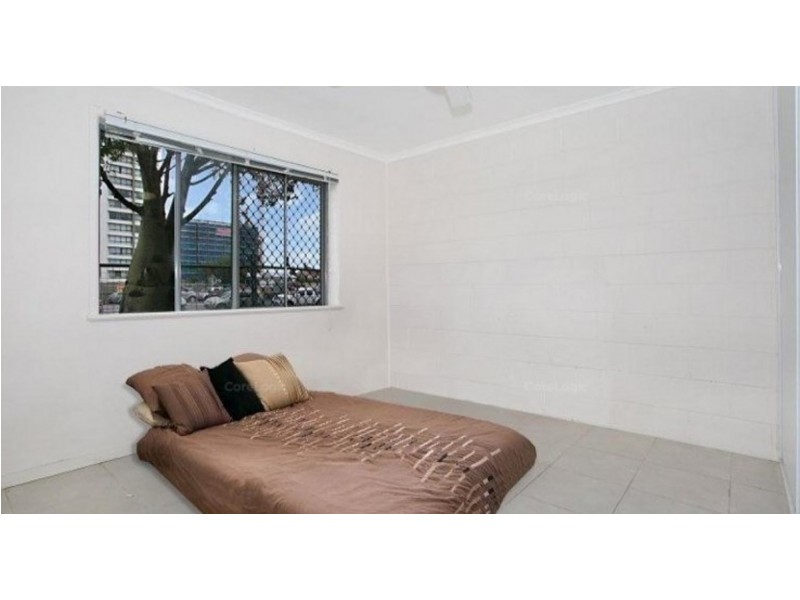 2/126 Marine Parade, Southport QLD 4215