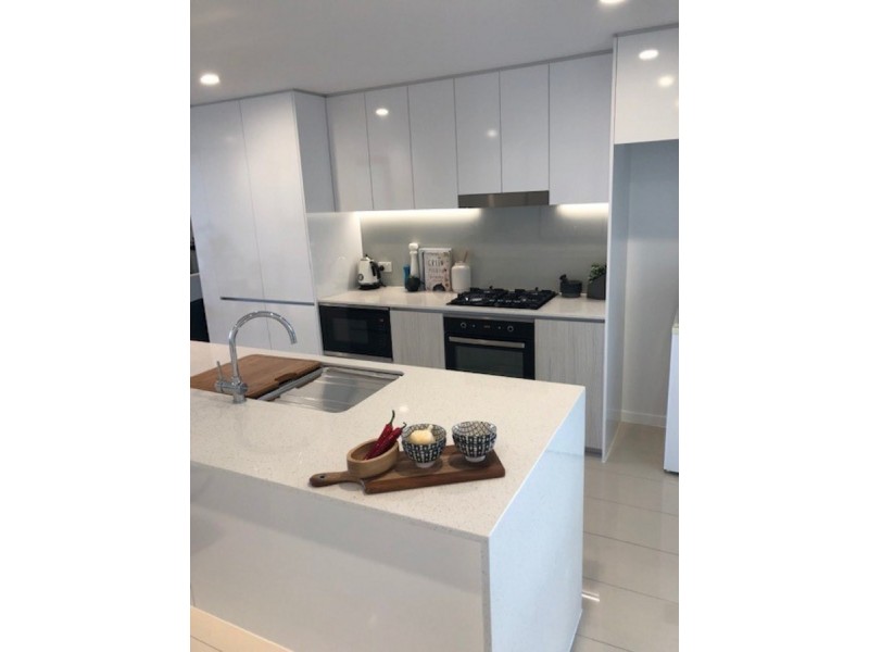 1105/380 Marine Parade, Labrador QLD 4215