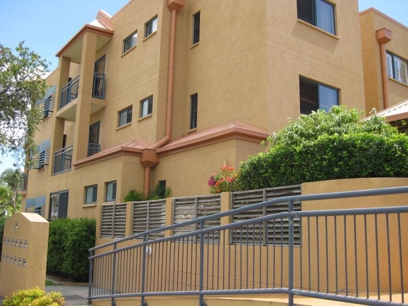 1/83 Brighton Street, Biggera Waters QLD 4216