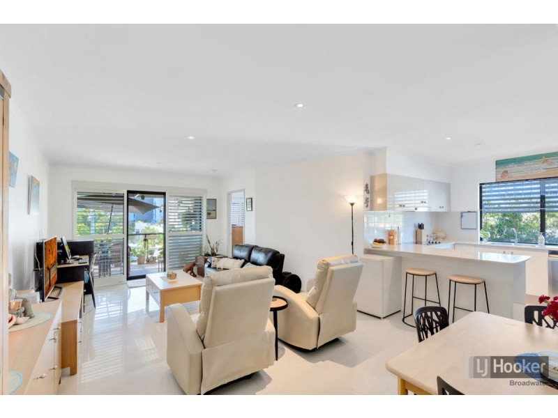 17/24-26 Parker Street, Labrador QLD 4215