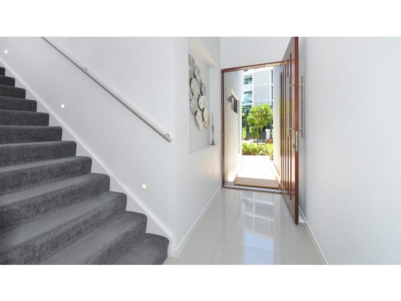 13/323 Bayview Street, Hollywell QLD 4216