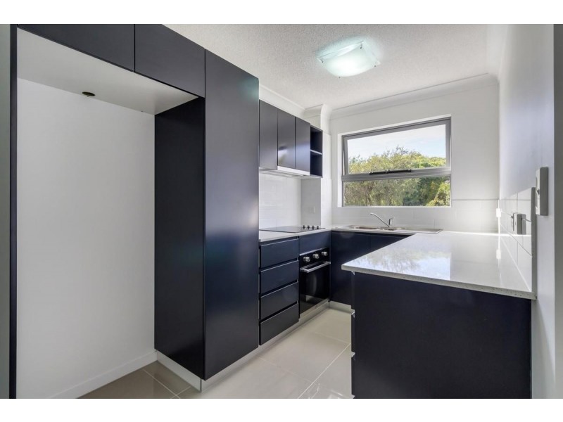 14/14-16 Proud Street, Labrador QLD 4215