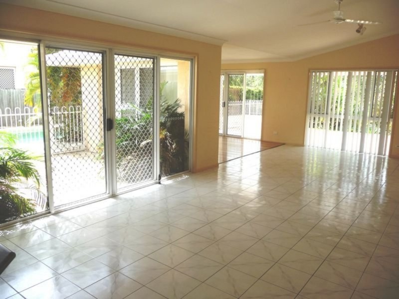 74 Arnold Palmer Drive, Parkwood QLD 4214