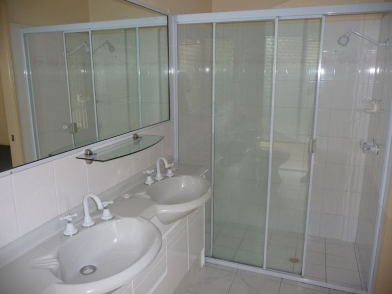 74 Arnold Palmer Drive, Parkwood QLD 4214