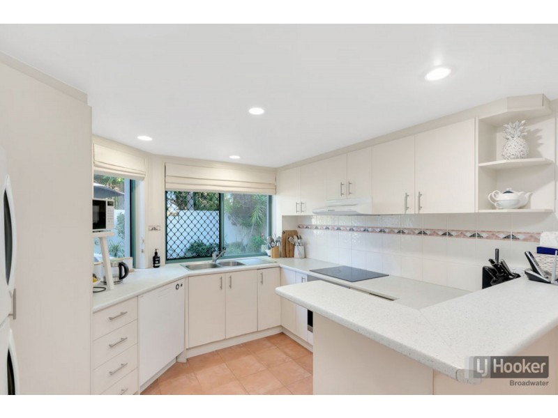 4/4 Gordon Street, Labrador QLD 4215