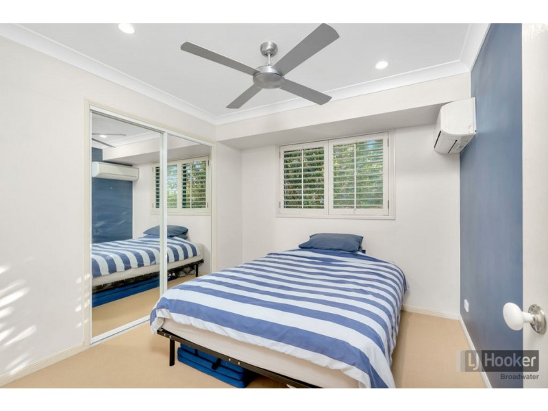 4/4 Gordon Street, Labrador QLD 4215