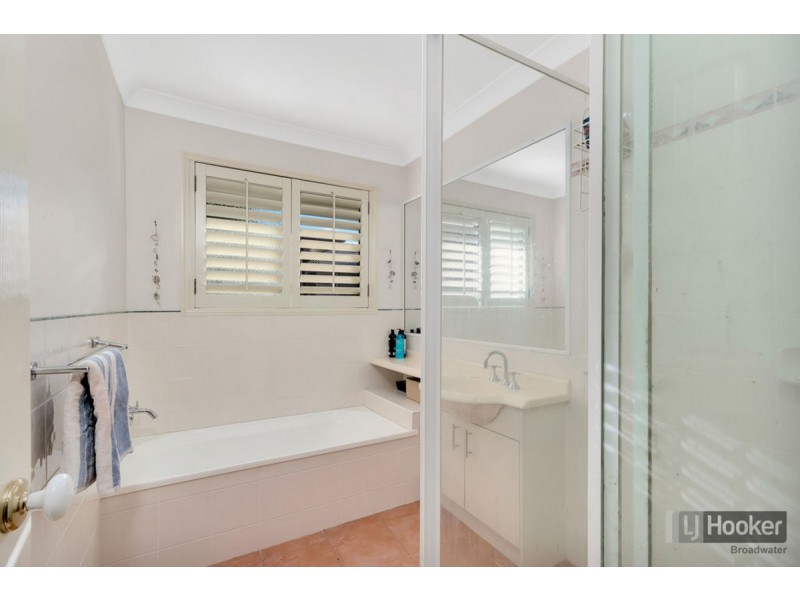 4/4 Gordon Street, Labrador QLD 4215