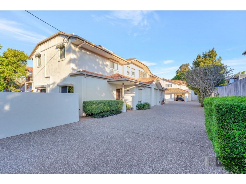 4/4 Gordon Street, Labrador QLD 4215