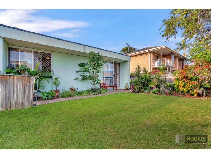 2/19 Robert Street, Labrador QLD 4215