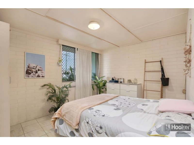 2/19 Robert Street, Labrador QLD 4215