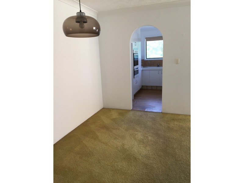 6/6 Broad Street, Labrador QLD 4215