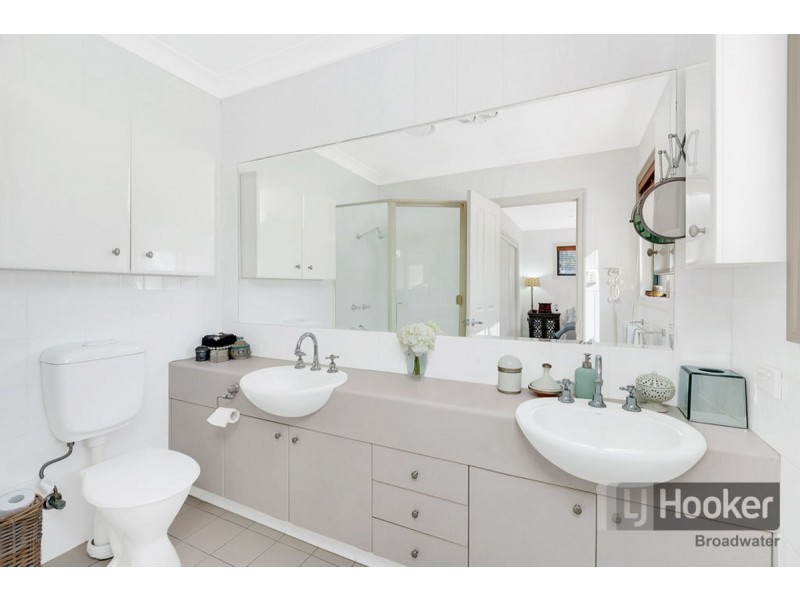 42 Shinnecock Close, Hope Island QLD 4212