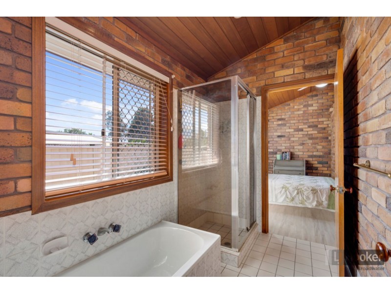 297 Central Street, Arundel QLD 4214