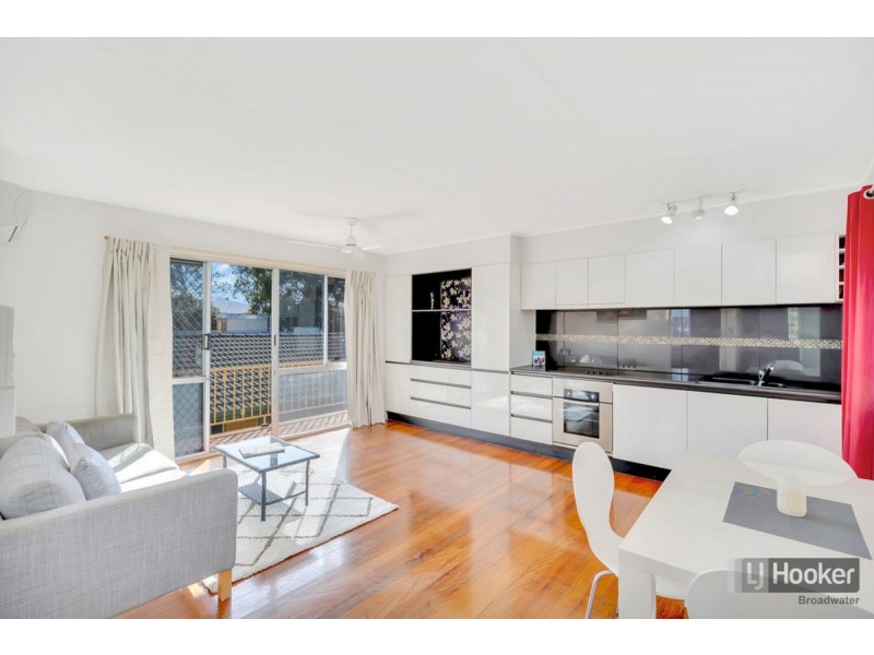 3/9 Middle Street, Labrador QLD 4215