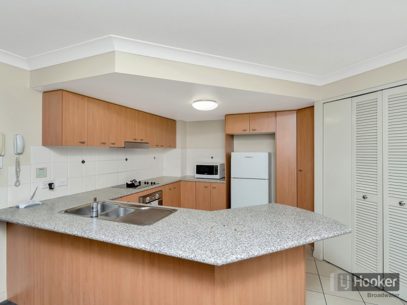 302/392 Marine Parade, Labrador QLD 4215