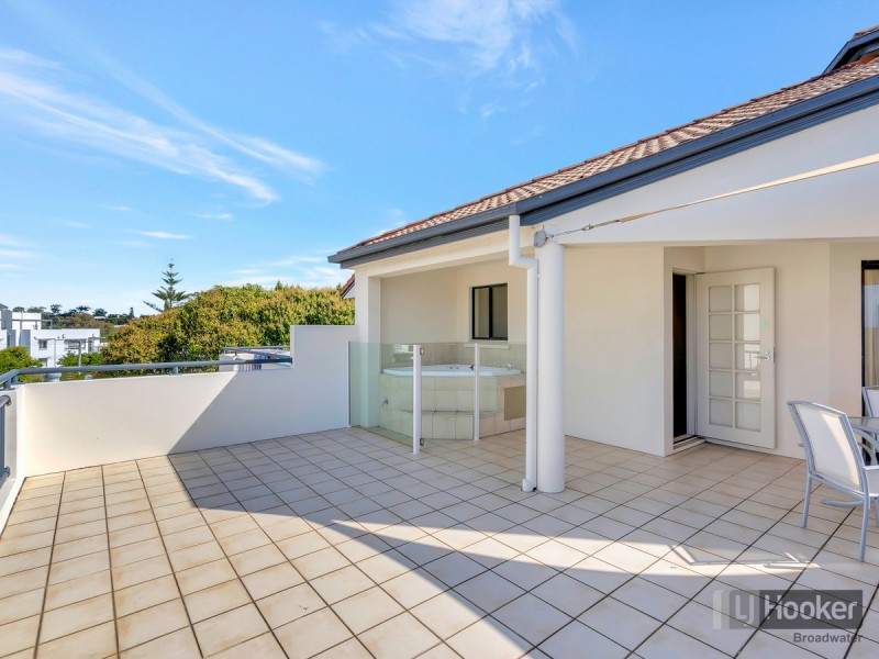 302/392 Marine Parade, Labrador QLD 4215
