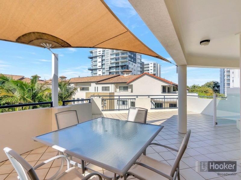 302/392 Marine Parade, Labrador QLD 4215