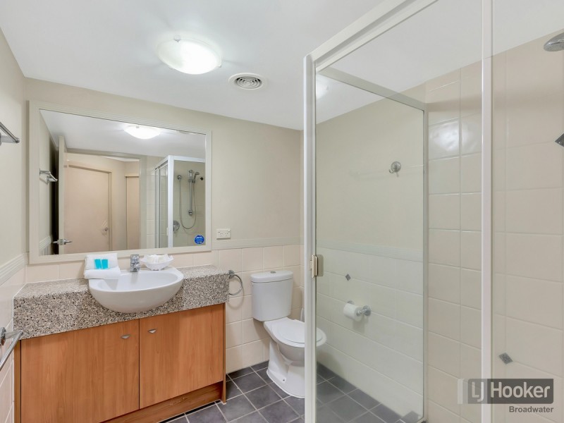 302/392 Marine Parade, Labrador QLD 4215