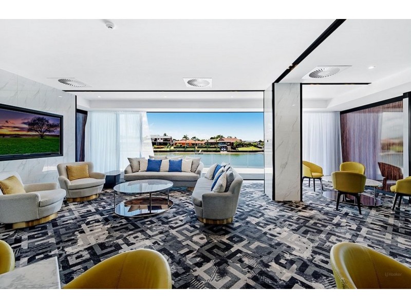 1/5 Harbour Side Court, Biggera Waters QLD 4216