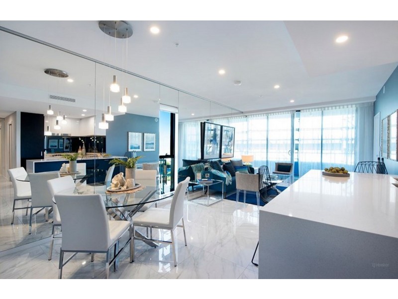 1/5 Harbour Side Court, Biggera Waters QLD 4216