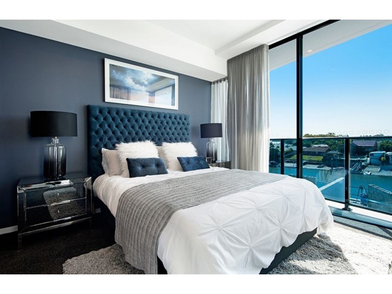 1/5 Harbour Side Court, Biggera Waters QLD 4216