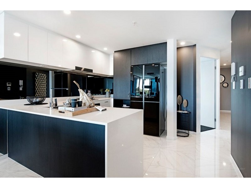 1/5 Harbour Side Court, Biggera Waters QLD 4216