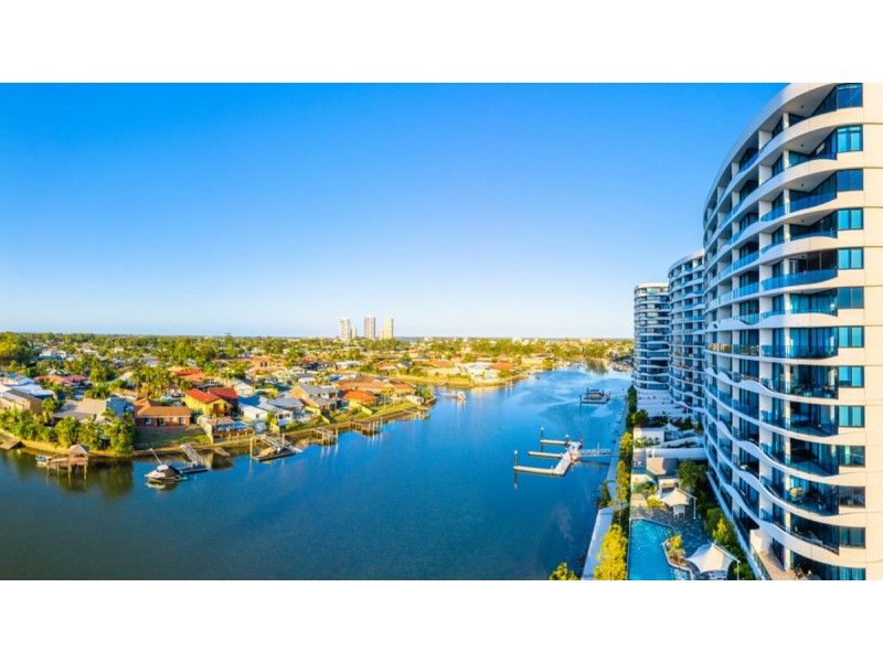 1/5 Harbour Side Court, Biggera Waters QLD 4216