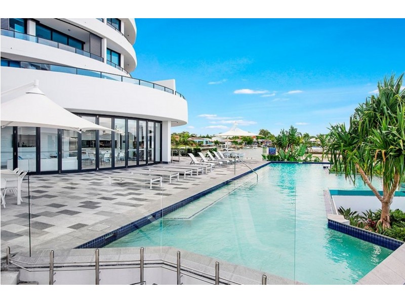 1/5 Harbour Side Court, Biggera Waters QLD 4216