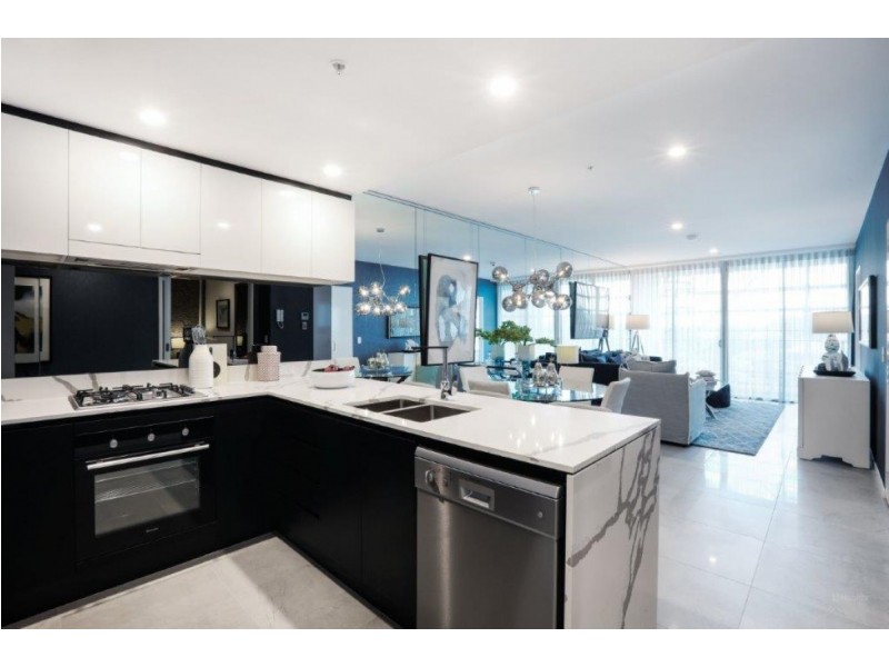 5805/5 Harbourside Court, Biggera Waters QLD 4216