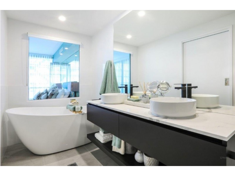 5805/5 Harbourside Court, Biggera Waters QLD 4216