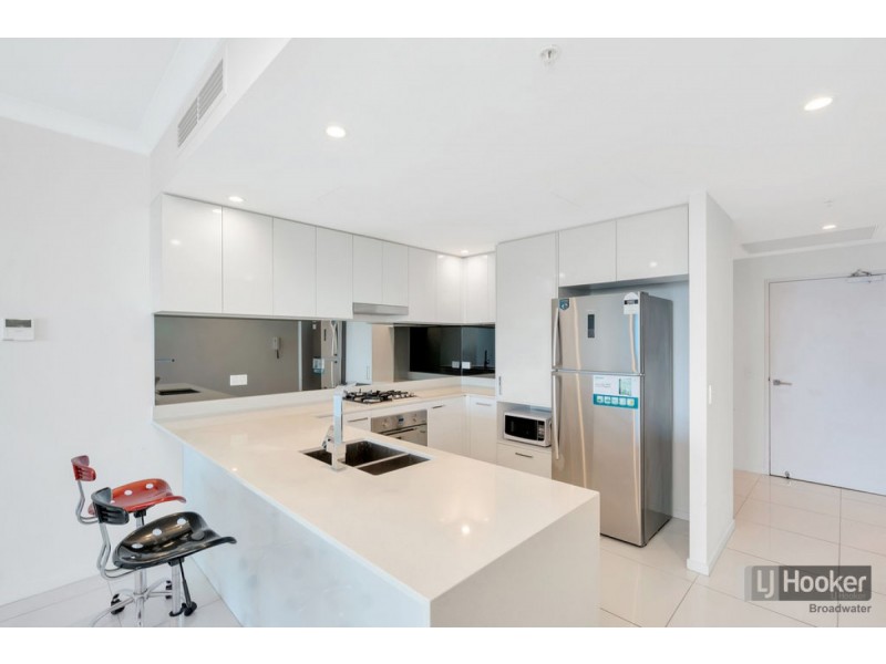 11104/5 Harbour Side Court, Biggera Waters QLD 4216