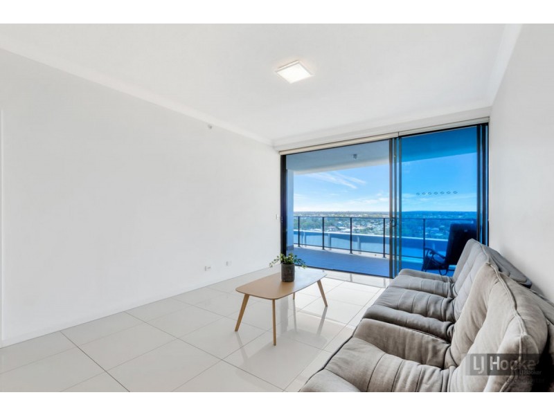 11104/5 Harbour Side Court, Biggera Waters QLD 4216