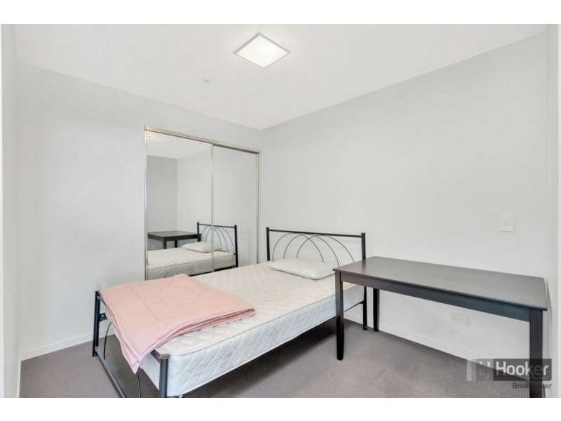 11104/5 Harbour Side Court, Biggera Waters QLD 4216