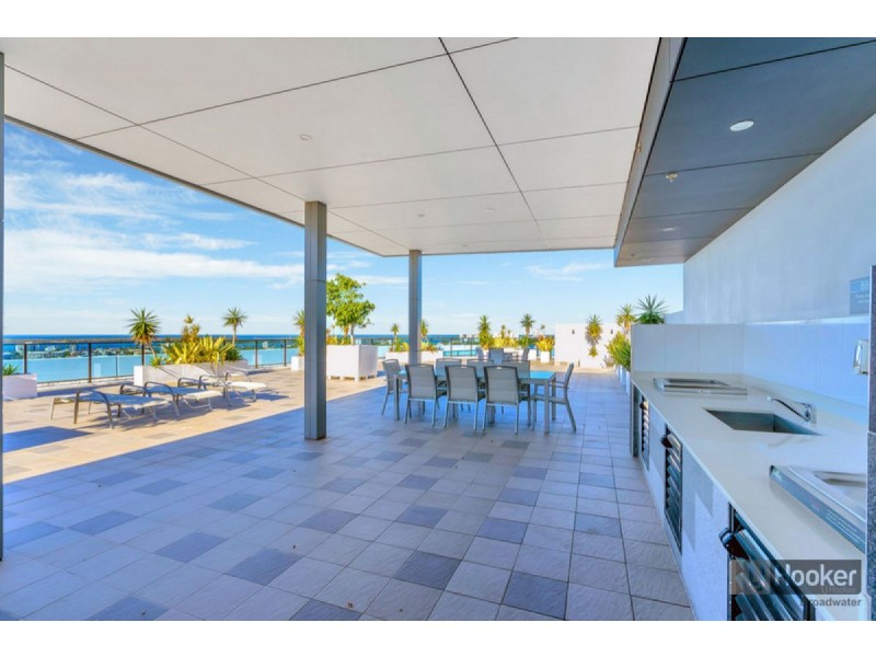 11104/5 Harbour Side Court, Biggera Waters QLD 4216