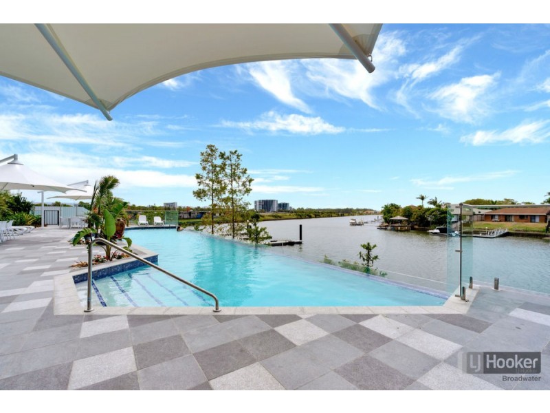 11104/5 Harbour Side Court, Biggera Waters QLD 4216