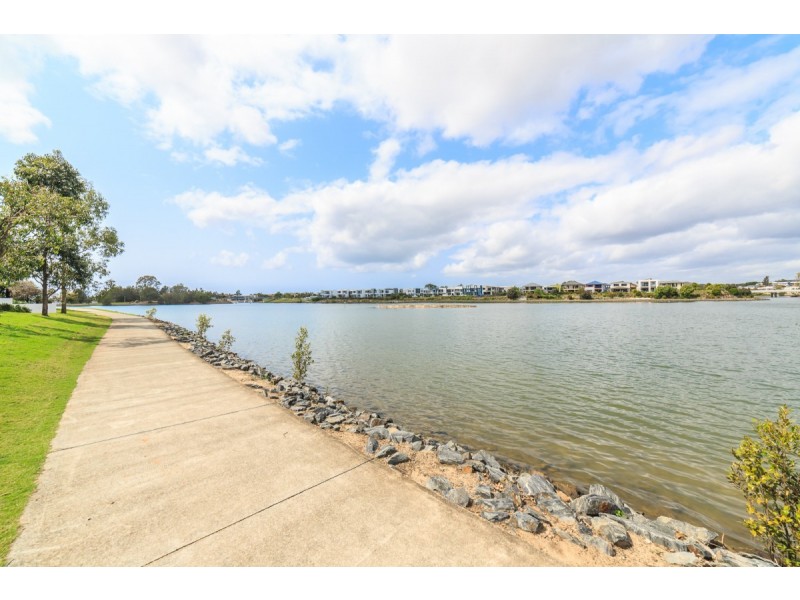 2203/65 Varsity Parade, Varsity Lakes QLD 4227