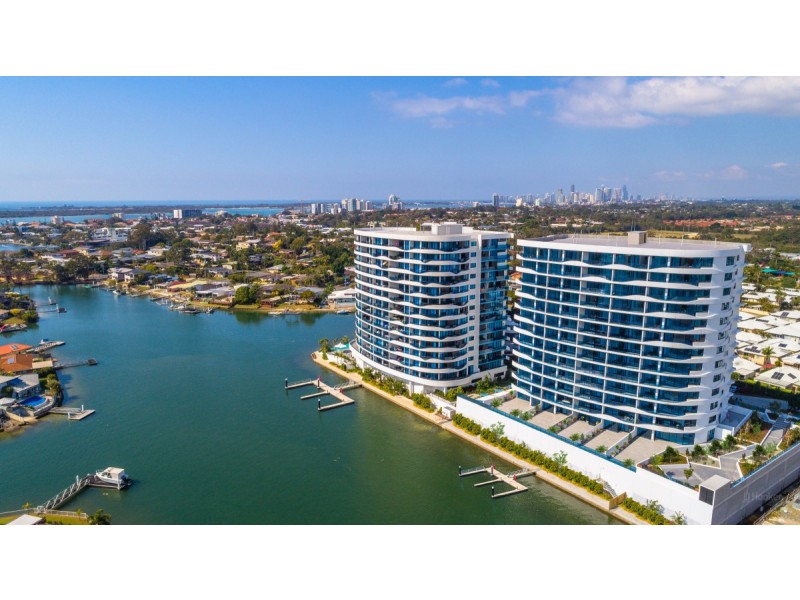 1/5 Harbour Side Court, Biggera Waters QLD 4216