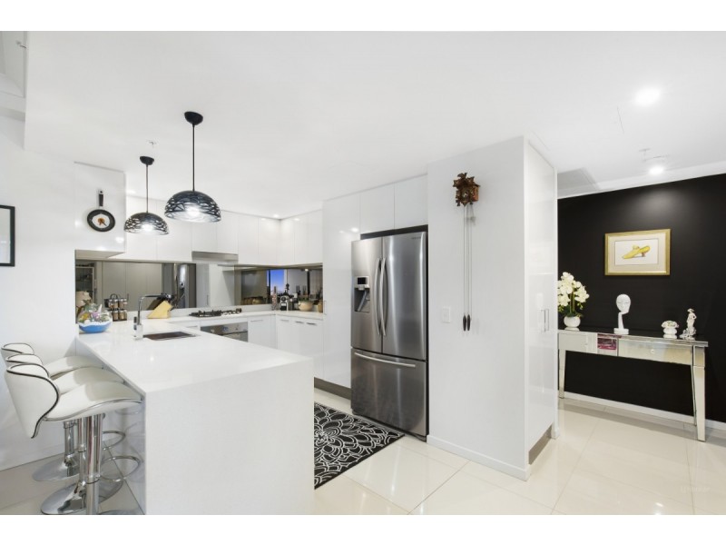 11009/5 Harbour Side Drive, Biggera Waters QLD 4216