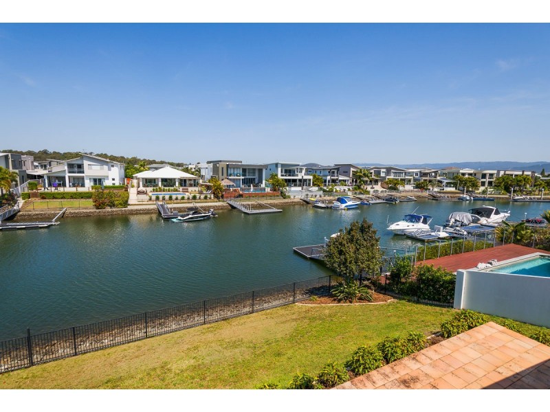 25 Harbourvue Court, Helensvale QLD 4212