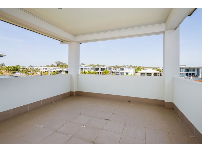 25 Harbourvue Court, Helensvale QLD 4212