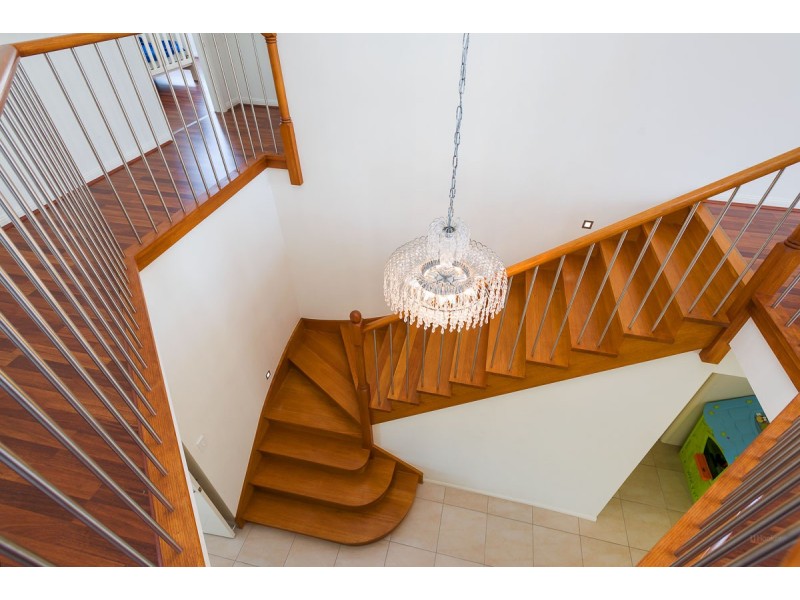 25 Harbourvue Court, Helensvale QLD 4212