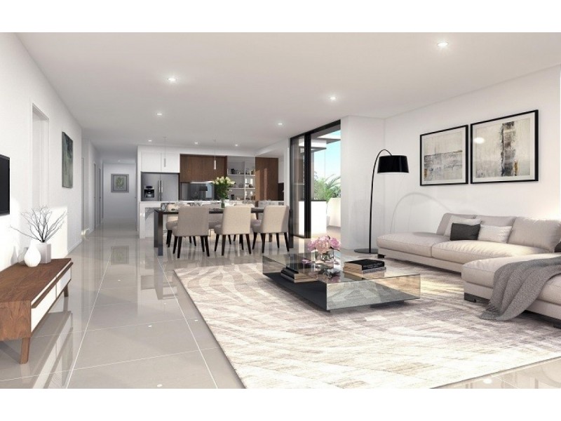 37 Sickle Avenue, Hope Island QLD 4212
