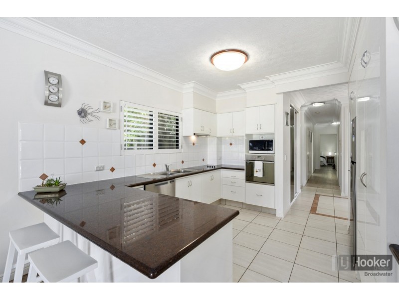 1/112 The Esplanade, Paradise Point QLD 4216