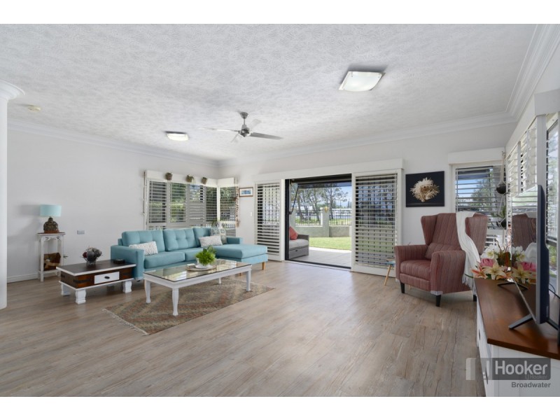 1/112 The Esplanade, Paradise Point QLD 4216