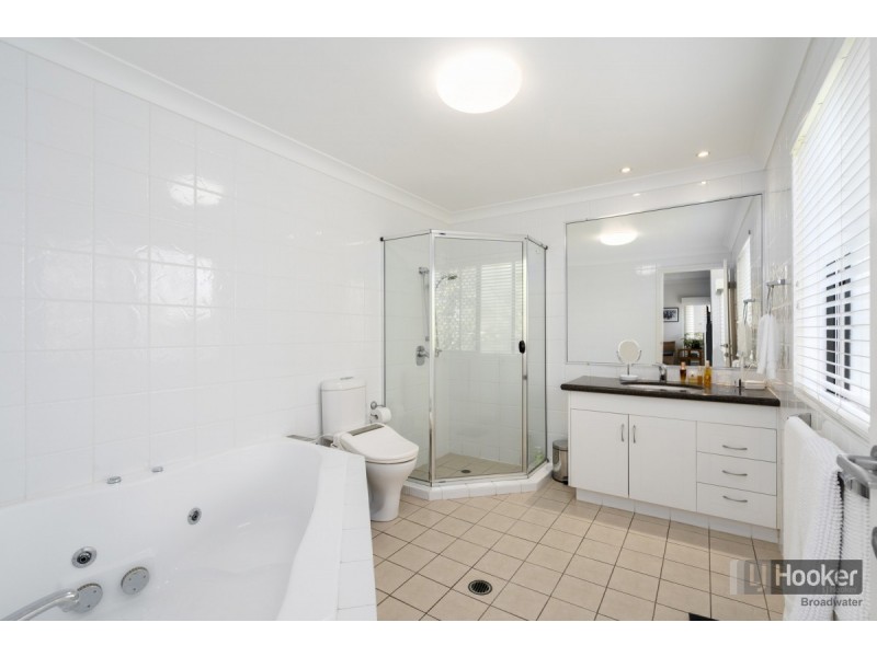 1/112 The Esplanade, Paradise Point QLD 4216