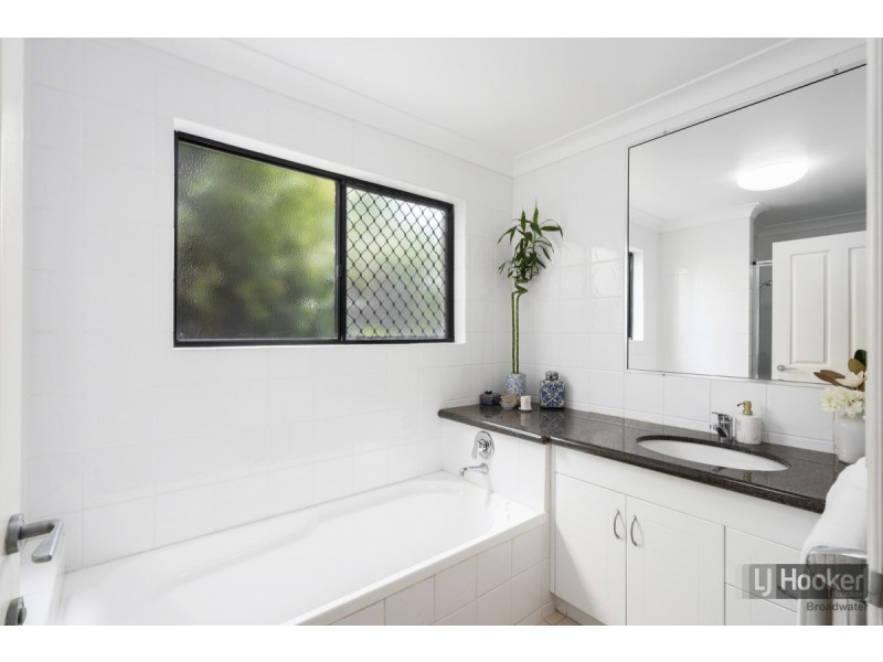 1/112 The Esplanade, Paradise Point QLD 4216