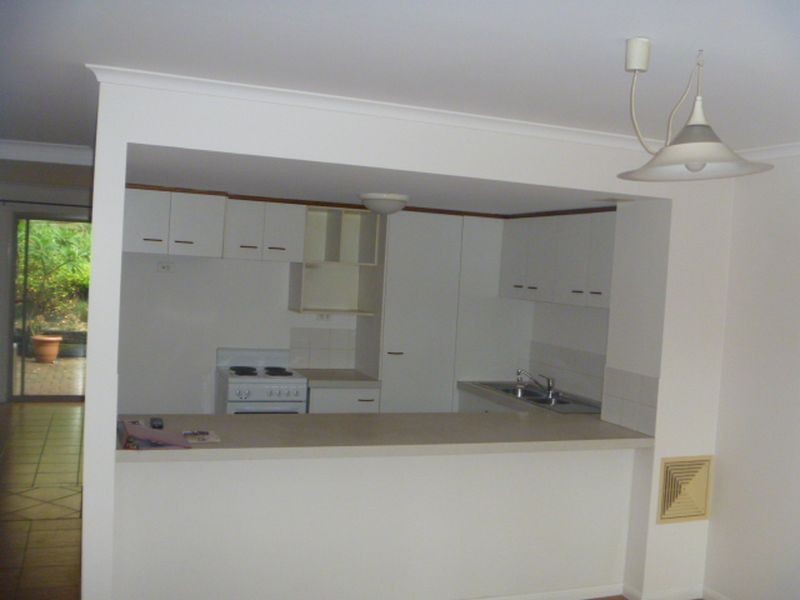 2/79 Government Road, Labrador QLD 4215