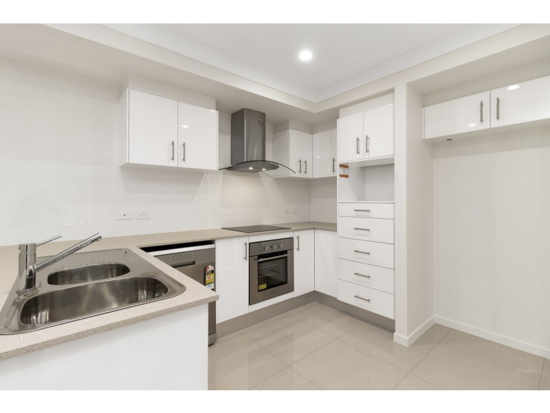 22 Jimmieson Avenue, Labrador QLD 4215