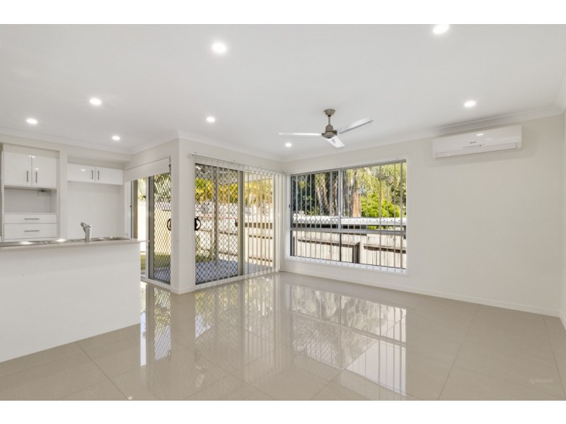 22 Jimmieson Avenue, Labrador QLD 4215